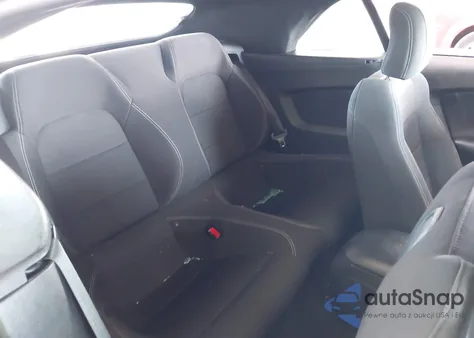 2016 Ford Mustang V6 z USA, uszkodzony, nr VIN 1FATP8EM3G5221985